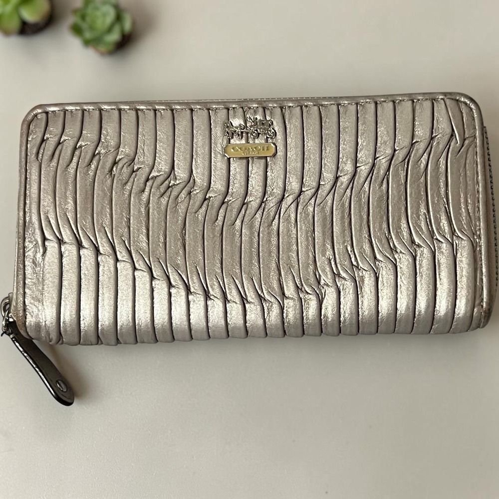 Coach Madison Zip Around Wallet Womens Large Metallic Champagne Pleated Leather - Picture 2 of 13